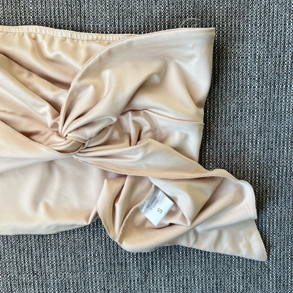 Women’s Beige Nude Strapless Twist Front Cropped Top Size S - Picture 3 of 3